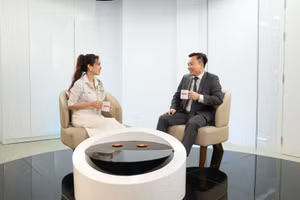 Ông Nguyễn Thành Dũng, Chủ tịch kiêm Tổng Giám đốc Tập đoàn Thiên Khôi trong chương trình Cà-phê Nhân Dân.