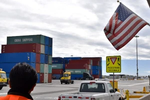 Quang cảnh cảng hàng hóa ở Los Angeles, California, Mỹ. Ảnh: THX/TTXVN