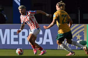 Trận Australia hòa Paraguay 0-0 ở lượt cuối bảng D. Ảnh: THX/TTXVN.