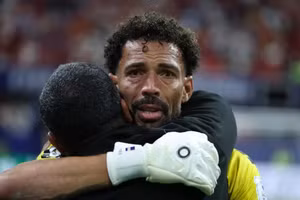 Thủ môn Vozinha giúp đội tuyển Cape Verde gây bất ngờ khi cầm hòa đội tuyển Tây Ban Nha. (Ảnh: FIFA)