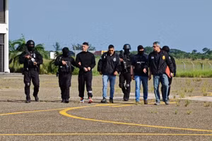 Sebastian Marset được chuyển đến trại tạm giam vào ngày 13/3. Ảnh: Cảnh sát Bolivia