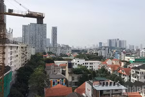 Người mua nhà thận trọng hơn trong đưa ra quyết định tài chính. (Ảnh: PV)