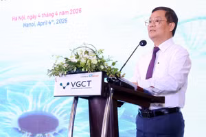 Tiến sĩ Vương Ánh Dương, Phó Cục trưởng Cục Quản lý khám, chữa bệnh (Bộ Y tế) phát biểu tại hội thảo.