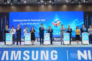 Các học sinh tham gia thi tại lễ khởi động. (Ảnh: HNV)