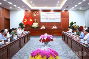 Quang cảnh buổi làm việc của Bộ Giáo dục và Đào tạo tại Cà Mau vào sáng 1/6.