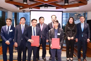 Trung tâm Đổi mới sáng tạo quốc gia (NIC), Bộ Tài chính và Hội Trí thức người Việt Nam tại Liên hiệp Vương quốc Anh và Bắc Ireland (VIS) đã ký kết Biên bản ghi nhớ hợp tác. (Ảnh: NIC)