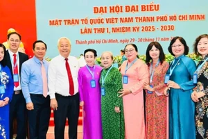 Chủ tịch Ủy ban nhân dân Thành phố Hồ Chí Minh Nguyễn Văn Được và các đại biểu dự đại hội. ( Ảnh: VIỆT DŨNG) 