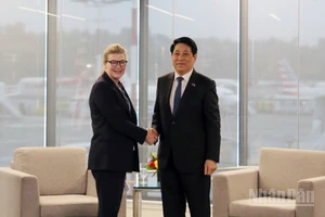 Chủ tịch nước Lương Cường tiếp Giám đốc điều hành Boeing Commercial Airplanes Stephanie Pope.