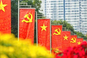 Đảng, Nhà nước tặng quà nhân dịp chào mừng Đại hội Đảng XIV và Tết Nguyên đán Bính Ngọ 2026 cho người có công với cách mạng, các đối tượng bảo trợ xã hội, hưu trí xã hội và đối tượng yếu thế khác. 