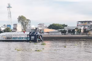 Vận hành Interceptor 003 trên sông Cần Thơ.
