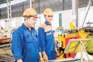 Đẩy mạnh ứng dụng công nghệ vào sản xuất.