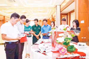 Nhiều cuộc giới thiệu sách do Nhà xuất bản Nghệ An tổ chức đã thu hút sự quan tâm của đông đảo bạn đọc.