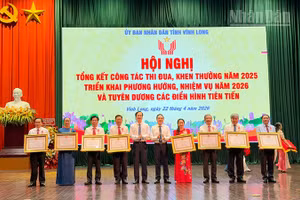 Tuyên dương các điển hình tiên tiến. 