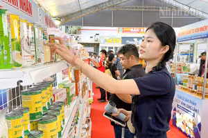 Sản phẩm OCOP được trưng bày. 