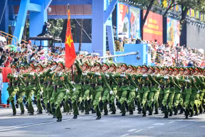 Lực lượng công an tham gia Lễ Diễu binh, diễu hành kỷ niệm 50 năm Ngày Giải phóng miền nam, thống nhất đất nước. Ảnh | THÀNH ĐẠT