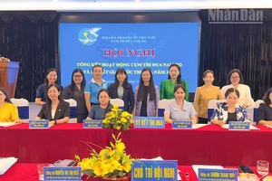 Lễ ký kết thi đua cụm Nam Bộ. 