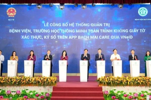 Bệnh viện Bạch Mai vừa công bố Hệ thống quản trị bệnh viện, trường học thông minh toàn trình không giấy tờ và Xác thực, ký số trên App Bach Mai Care qua VNeID.