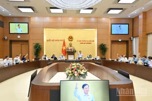 Ủy ban Thường vụ Quốc hội biểu quyết thông qua Nghị quyết của Ủy ban Thường vụ Quốc hội về việc thành lập 10 phường thuộc tỉnh Đồng Nai. (Ảnh: THỦY NGUYÊN)