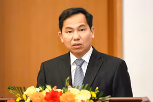 Tổng Thư ký Quốc hội, Chủ nhiệm Văn phòng Quốc hội Lê Quang Mạnh chủ trì Họp báo. (Ảnh: DUY LINH)