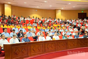 Các đại biểu tham dự hội thảo. 