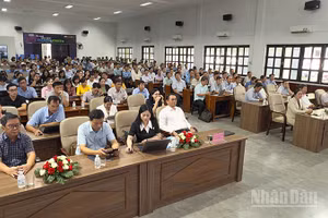 Đại biểu tham dự buổi tập huấn. 