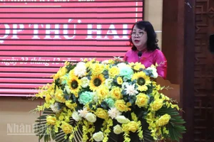 Phó Bí thư Thường trực Tỉnh ủy, Chủ tịch Hội đồng nhân dân tỉnh Đắk Lắk Cao Thị Hòa An phát biểu khai mạc Kỳ họp.