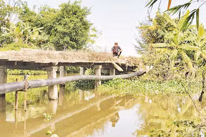 Hiện trạng cầu Quân Động (thôn 1 Đồng Hòa, xã Nam Thụy Anh, tỉnh Hưng Yên).