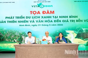 Các đại biểu chủ trì Tọa đàm.