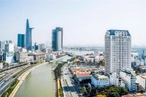 Tái cân bằng thị trường căn hộ Thành phố Hồ Chí Minh khi giá khu vực trung tâm tăng và nhu cầu hướng ra vùng ven. (Ảnh: PV)