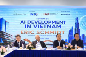 Các diễn giả tại sự kiện. (Ảnh: NIC)