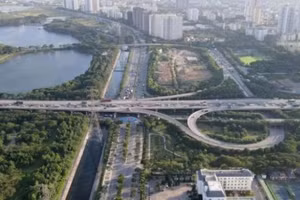 Hạ tầng đang tái định hình cấu trúc vùng đô thị Hà Nội theo mô hình đa cực (Ảnh: VARS)