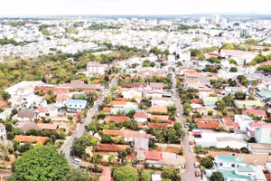 Buôn trong phố Ako Dhong (phường Buôn Ma Thuột, Đắk Lắk).