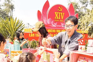 Niềm vui của chủ và khách khi tham gia sự kiện Tụ hội sáng tạo, tháng 1/2026 bên Hồ Hoàn Kiếm. (Nguồn fanpage Lễ hội thiết kế sáng tạo) 