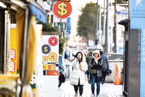 Vỉa hè ở thành phố Seoul, Hàn Quốc, luôn được giữ sạch sẽ, thông thoáng. Ảnh: Nam Khánh