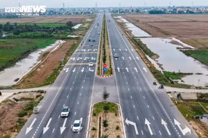 Những năm gần đây, Ninh Bình từng bước hình thành hệ thống giao thông ven biển và kết nối liên vùng quy mô lớn, với hàng loạt dự án hạ tầng trọng điểm được đầu tư đồng bộ.