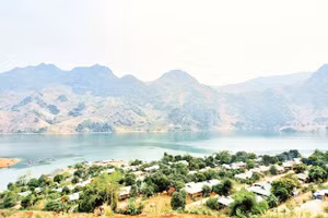 Cuộc sống mới về với Tủa Thàng.