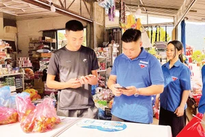 Thanh niên luôn là lực lượng nòng cốt tham gia thúc đẩy dịch vụ hành chính công đến với người dân.