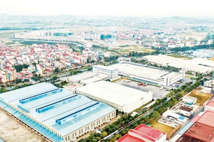 Phục vụ nhu cầu nhà ở của công nhân và chuyên gia làm việc tại Nhà máy Samsung (xã Yên Trung, tỉnh Bắc Ninh), các dự án nhà ở hiện đại, đa dụng đã được xây dựng ở các vị trí liền kề. Ảnh: Thành Đạt