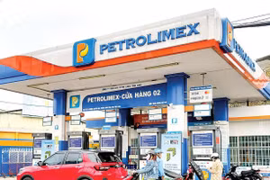 Cửa hàng xăng dầu Petrolimex ở Vĩnh Long đều đã bán xăng E10.