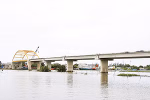 Cầu thuộc dự án đầu tư xây dựng công trình đường Hồ Chí Minh đoạn qua tỉnh An Giang đang đẩy nhanh tiến độ.