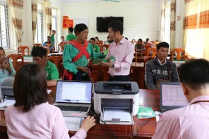 Các điểm giao dịch tín dụng chính sách được duy trì hoạt động giúp nhân dân vay vốn ưu đãi của Nhà nước thuận lợi.