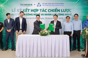 Đại diện HEINEKEN Việt Nam và Trường đại học Bách Khoa-Đại học Quốc gia Thành phố Hồ Chí Minh chính thức ký kết Biên bản Ghi nhớ hợp tác chiến lược toàn diện trong 5 năm.