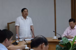 Phó Thủ tướng Thường trực Phạm Gia Túc làm việc với Bộ Công Thương và các bộ, ngành liên quan về tình hình triển khai Nghị quyết 57/NQ-TW. (Ảnh: VGP)