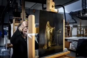 Tác phẩm mới được phát hiện của họa sĩ người Hà Lan Rembrandt van Rijn mang tên “Vision of Zacharias in the Temple”. (Ảnh: AFP)