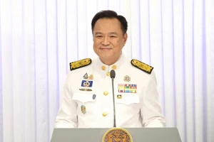 Thủ tướng Thái Lan Anutin Charnvirakul phát biểu tại Thủ đô Bangkok. (Ảnh: THX/TTXVN)