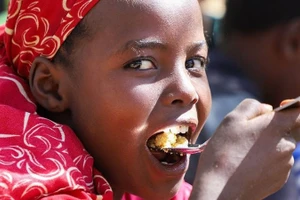 Một bữa ăn no, ở đâu đó, cũng đã là cả một giấc mơ.