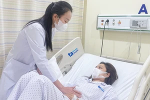 Nhiều người dân phường Gia Định phản ánh việc tại địa bàn vẫn còn tình trạng thực phẩm không rõ nguồn gốc bày bán tràn lan ở chợ truyền thống.