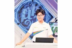 Em Trần Bùi Bảo Khánh, học sinh lớp 12 Sinh, Trường THPT Chuyên Hà Nội-Amsterdam, quán quân cuộc thi Đường lên đỉnh Olympia năm 2025.