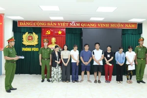 Cơ quan Cảnh sát điều tra Công an tỉnh Đồng Nai thi hành lệnh bắt tạm giam các bị can.