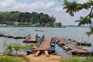 Ngày 3/3/2025, Báo Nhân Dân có bài phản ánh dấu hiệu khuất tất trong sử dụng khu đất diện tích 24ha, xây dựng công trình, kinh doanh du lịch trên đảo Ó, đảo Đồng Trường. 